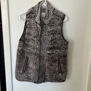 Fuzzy zipper vest
